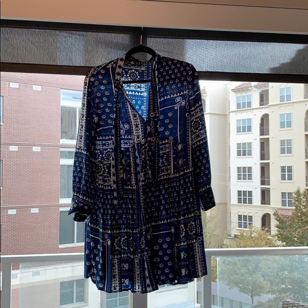 Zara flowy dress w neck tie